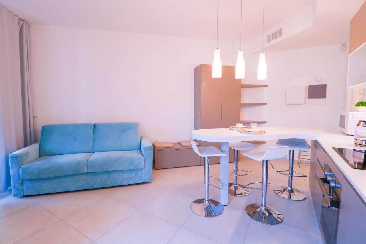 H11 Luxury 9A - Porto - Piscina - Jacuzzi Apartment Santo Stefano al Mare Ngoại thất bức ảnh