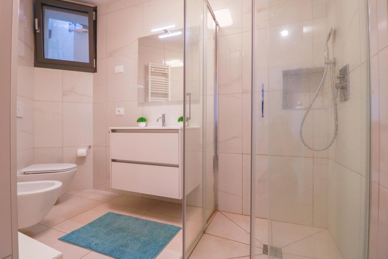 H11 Luxury 9A - Porto - Piscina - Jacuzzi Apartment Santo Stefano al Mare Ngoại thất bức ảnh