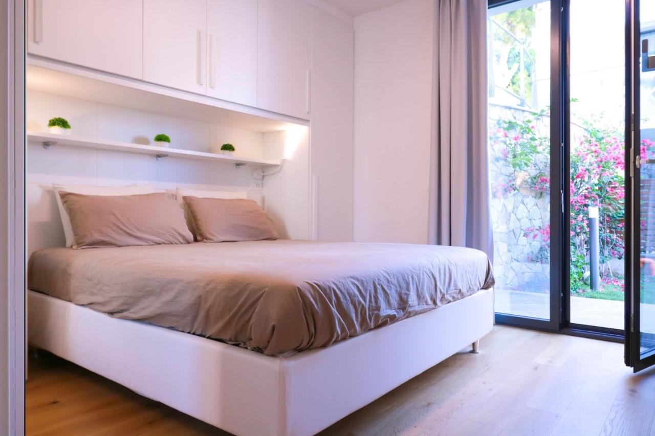 H11 Luxury 9A - Porto - Piscina - Jacuzzi Apartment Santo Stefano al Mare Ngoại thất bức ảnh