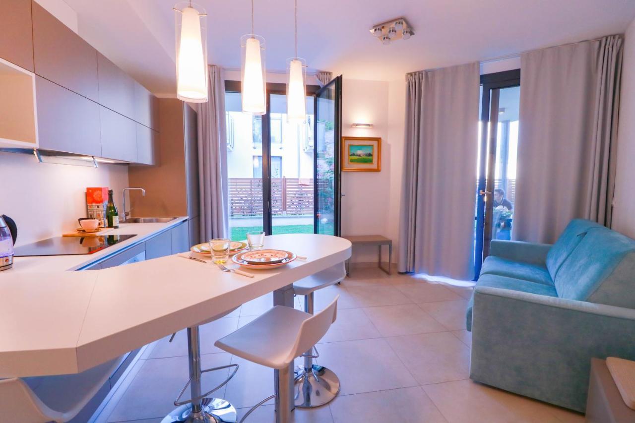 H11 Luxury 9A - Porto - Piscina - Jacuzzi Apartment Santo Stefano al Mare Ngoại thất bức ảnh